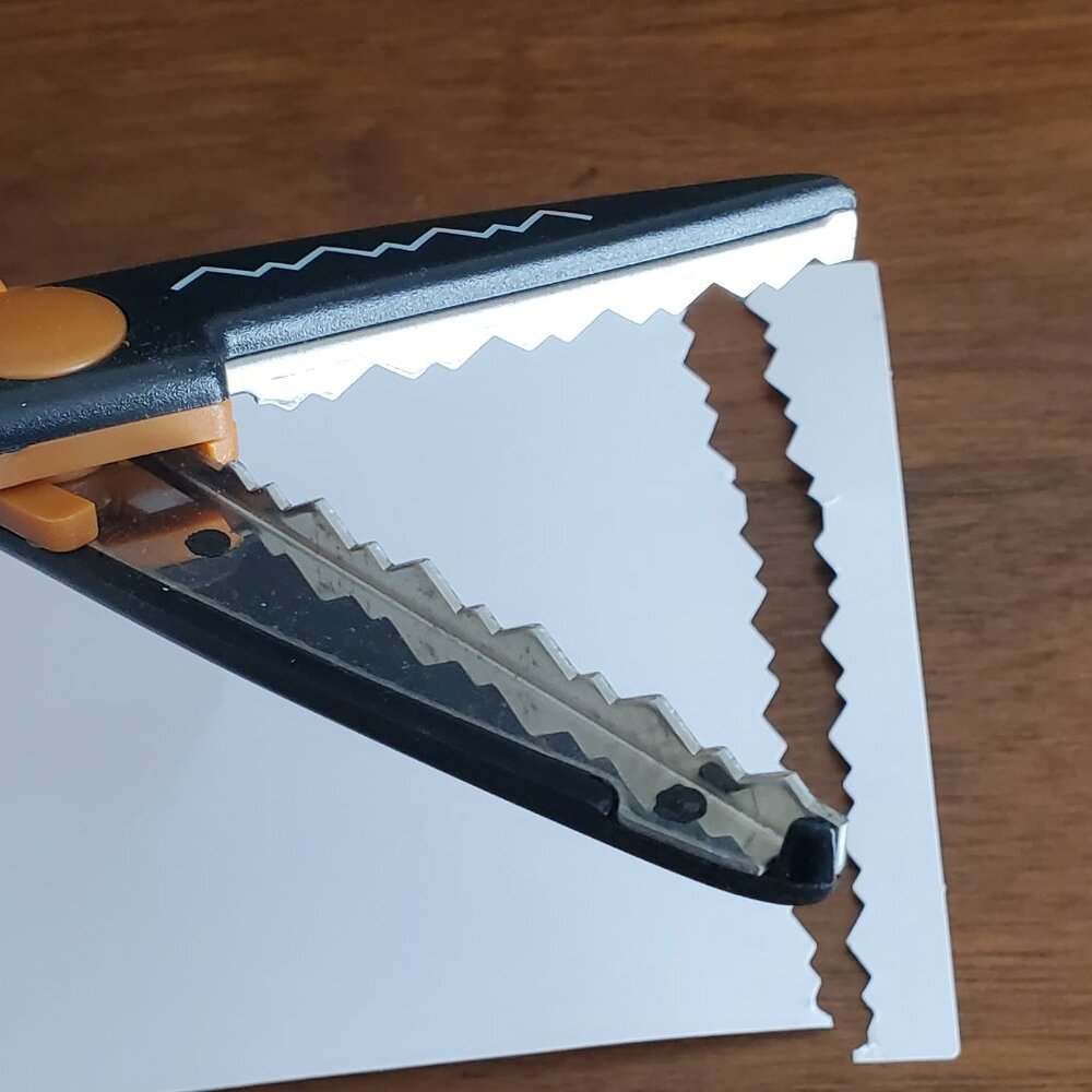 Fiskars Edger Scissors Used - Picture 5 of 6